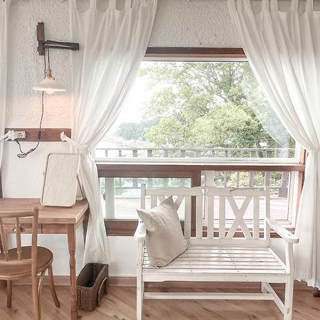 Country House Exclamation Mark & Comma Namhae Buitenkant foto