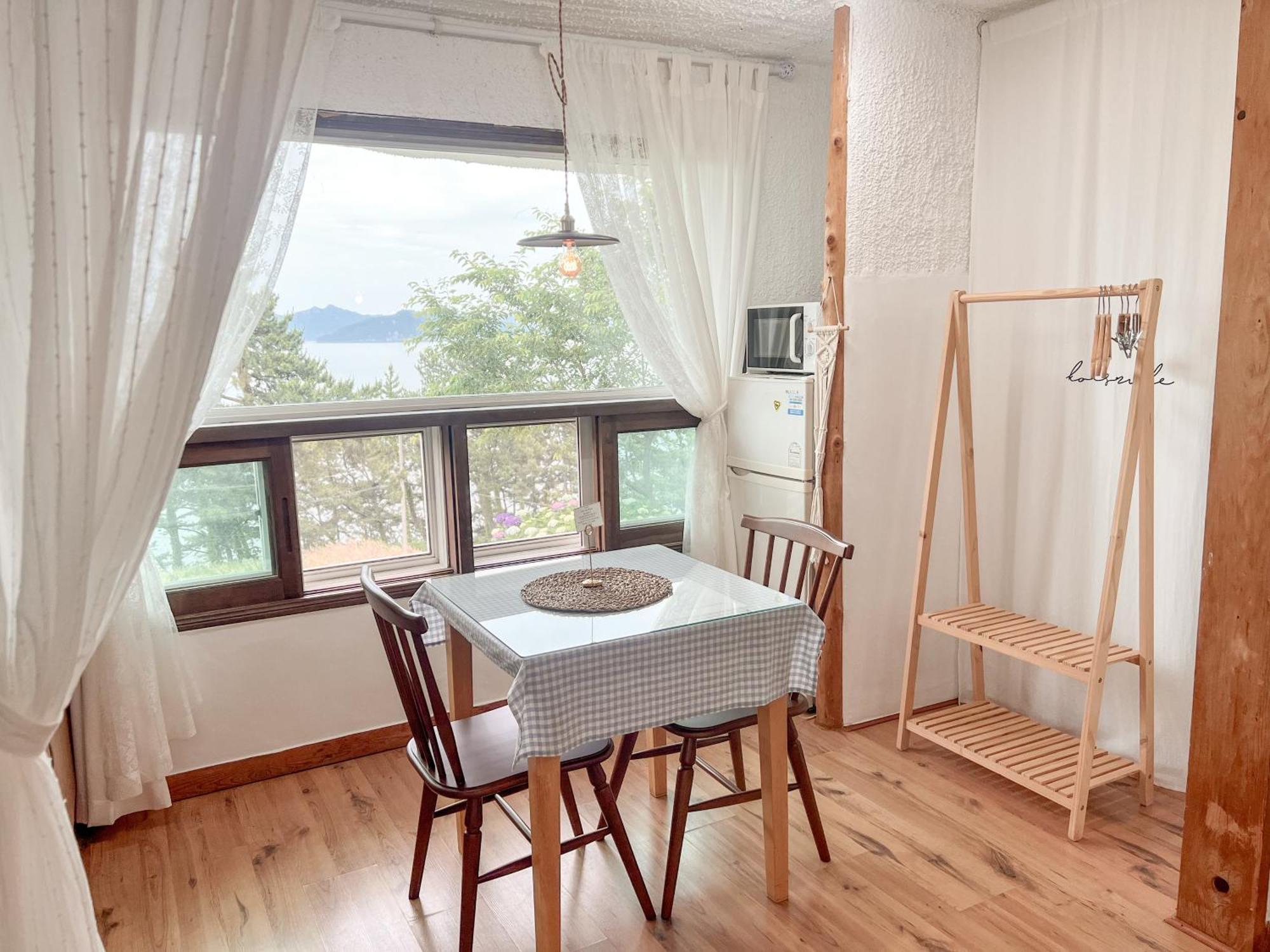 Country House Exclamation Mark & Comma Namhae Buitenkant foto