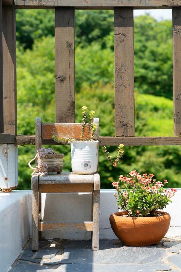 Country House Exclamation Mark & Comma Namhae Buitenkant foto