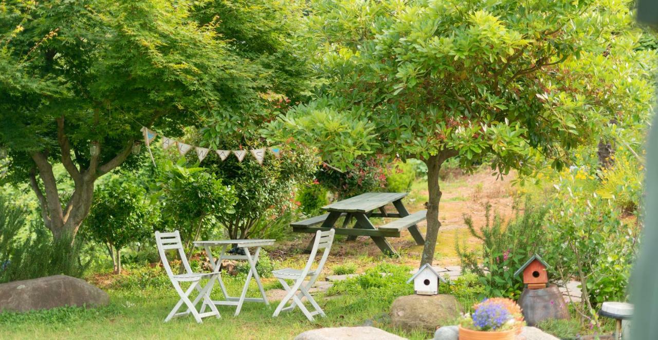 Country House Exclamation Mark & Comma Namhae Buitenkant foto